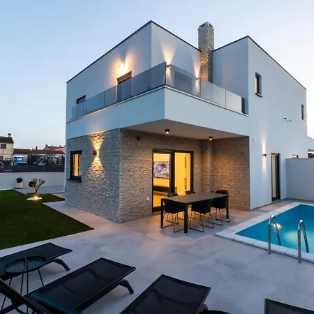 Villa Noah Sisan Exterior photo