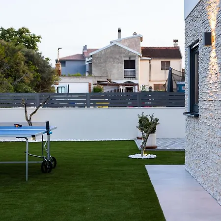 Villa Noah Sisan Exterior photo